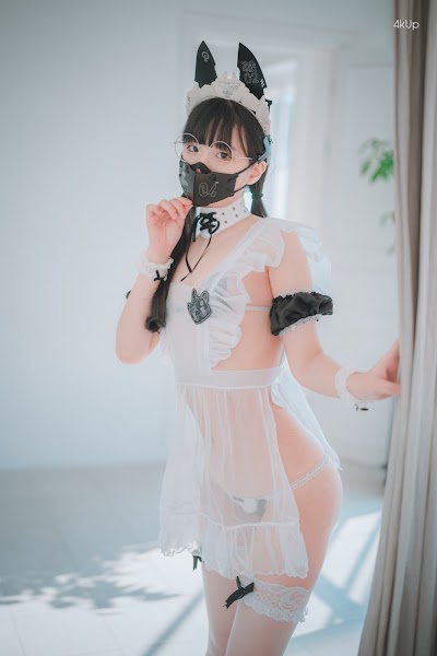 DJAWA Photo – Jeong Jenny (정제니) Maid Mansion
