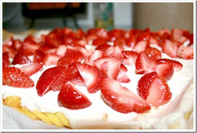 strawberry cream roll cake recipe strawberry cream roll cake recipe