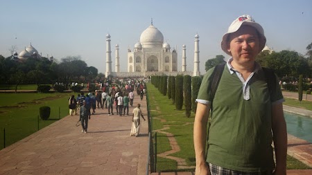 04. Taj Mahal.jpg