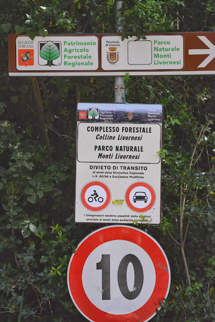Entrée du Parco Naturale Monti Livornesi, 11 avril 2014. Photo : L. Voisin