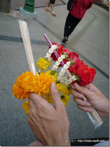 泰國曼谷-四面佛祭拜的香