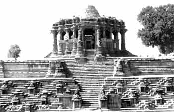 Who built sun temple image