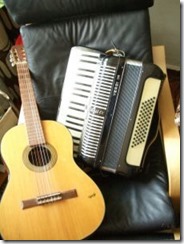 guitar-and-accordion_2289786