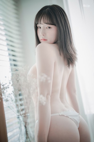 DJAWA Photo – Pia (피아) Cozy White