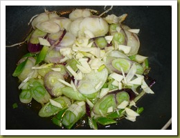 Fettuccine primavera cipollotto di tropea, aglio rosa e asparagina (2)