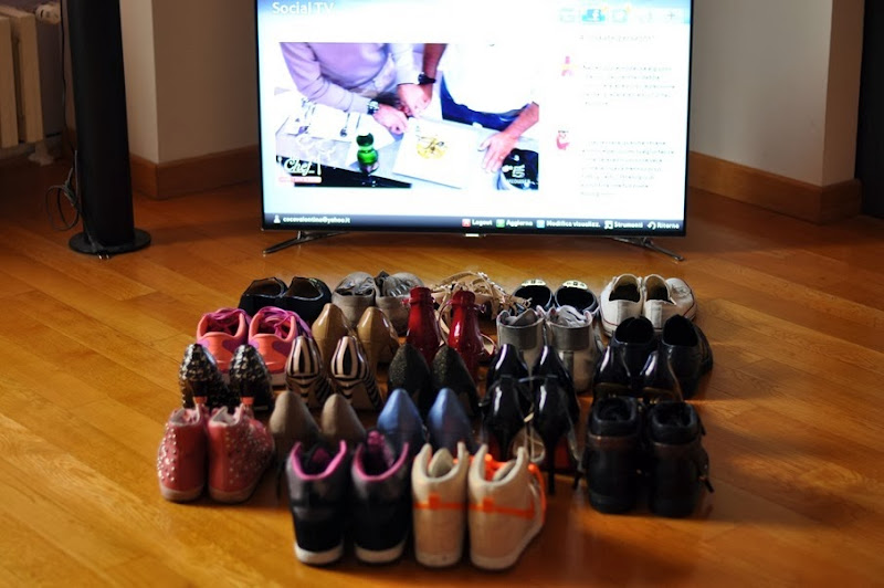 hitech, samsung smat tv, tecnologia del futuro, scarpe che guardano la tv, italian fashion bloggers, fashion bloggers, street style, zagufashion, valentina coco, i migliori fashion blogger italiani