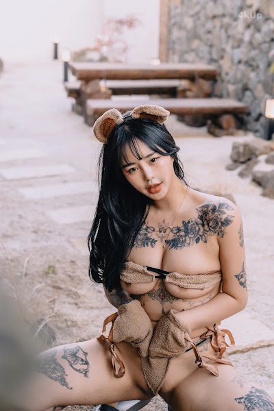 Jeon Bo-Yeon (전보연) Toilet Girl