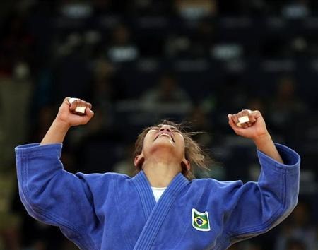 [Brasil%2520ganha%25201o%2520ouro%2520em%2520Londres%2520com%2520a%2520judoca%2520Sarah%2520Menezes%255B2%255D.jpg]