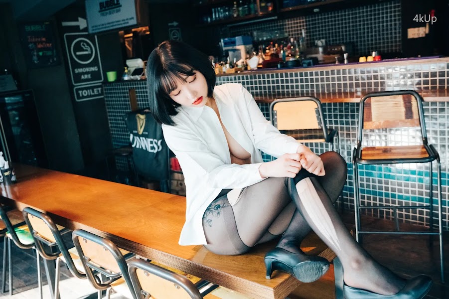 [Loozy] Son Ye-Eun (손예은) Tainted Love Bar