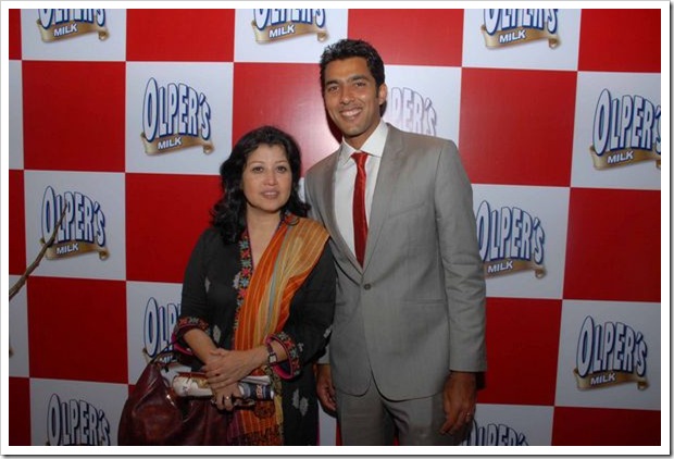 Aisam_with_Tina Aisam_with_Tina