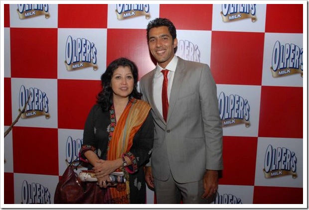 Aisam_with_Tina