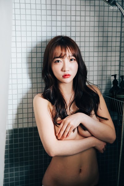 Loozy Maximum Vol.1 – Son Ye-Eun (손예은)