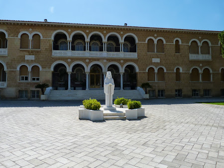 Obiective turistice Nicosia: Palatul Arhiepiscopului de Cipru