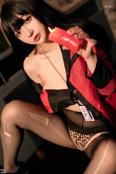 BLUECAKE Son Ye-Eun (손예은) Hardcore Gambling