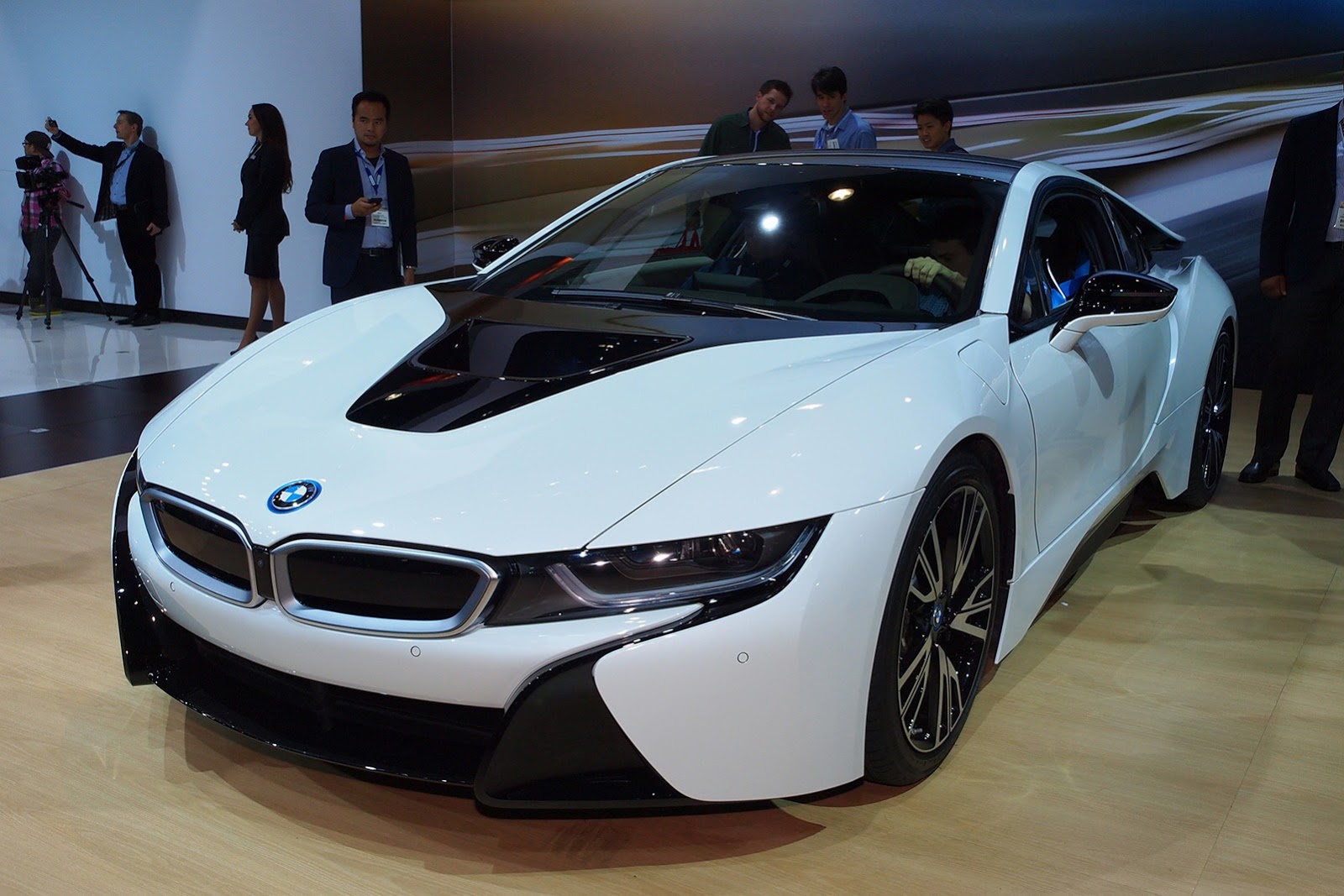 [BMW-i8-2013-LA-Auto-Show-2%255B2%255D.jpg]
