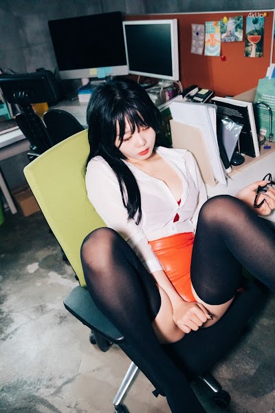 [Loozy] Zia (지아) – Office slave Part1