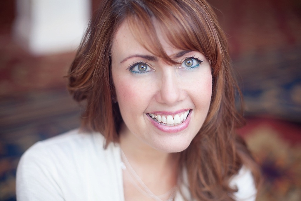 [jennifer%2520i%2520heart%2520faces%2520profile%255B3%255D.jpg]