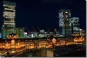 300px-The_night_view_of_Tokyo_station