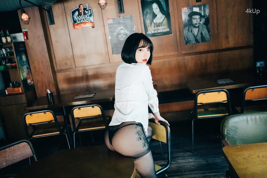 [Loozy] Son Ye-Eun (손예은) Tainted Love Bar