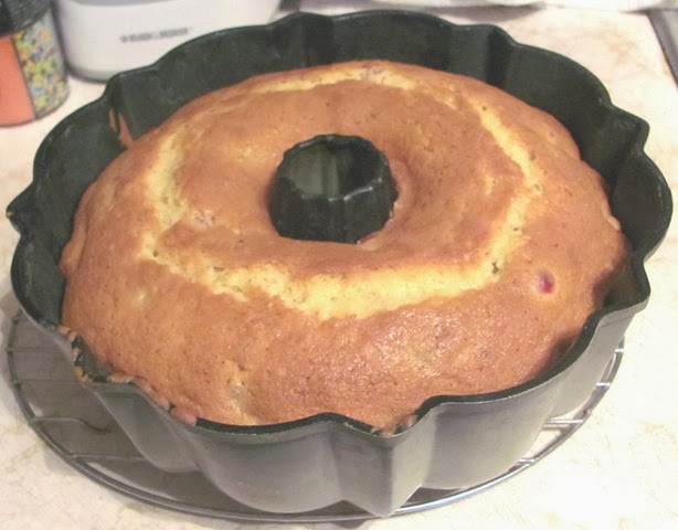[cran%2520cardamon%2520cake%2520out%2520of%2520oven%255B3%255D.jpg]