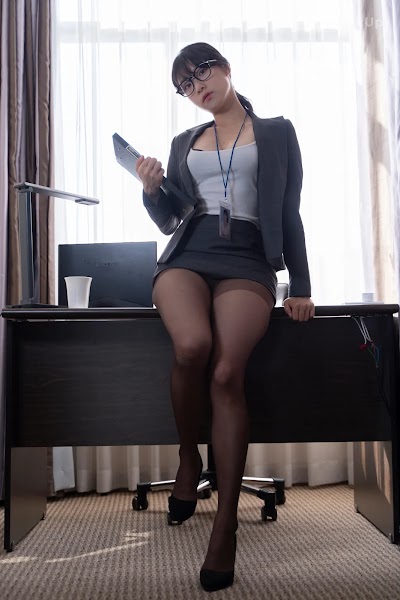 Auddk_77 (명아) Pleasures in Office