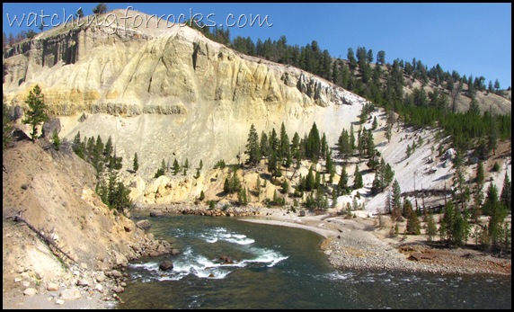 IMG_3333ThermalAlterationAlong YellowstoneRiver