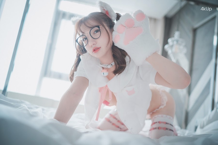 DJAWA Photo – Son Ye-Eun (손예은) Cute Pink