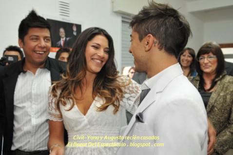 Civil- Yana y Augusto recièn casados.JPG