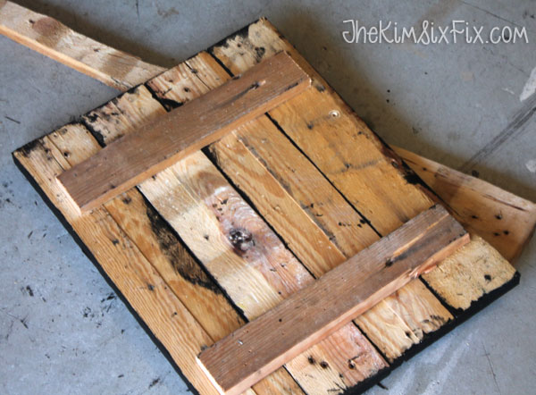 Reclaimed pallet wood art