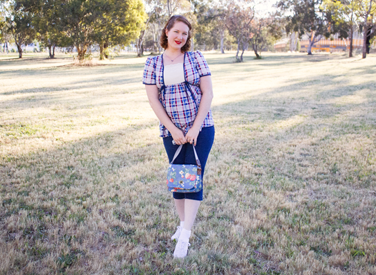 Vintage plaid maternity top paired with capris and plimsols | Lavender & Twill