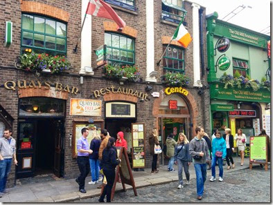 Dublín. Panorámica de una de las calles de Temple Bar - IMG_20140509_175634