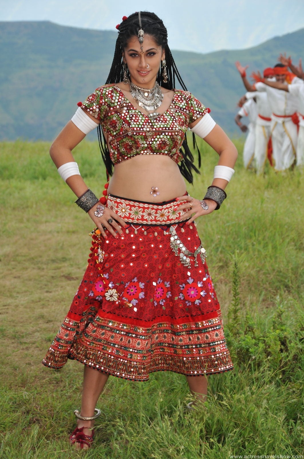 [Tapsee%2520Milky%2520%2520Hot%2520Navel%2520Show%2520%25282%2529%255B6%255D.jpg]