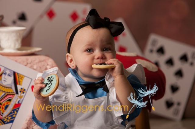 [alice-in-wonderland-once-upon-a-time-fairy-tale-photo-session-wendi-riggens-photography-26%255B4%255D.jpg]