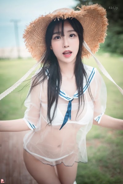 [PINK] Lee Ahrin Bikini Day