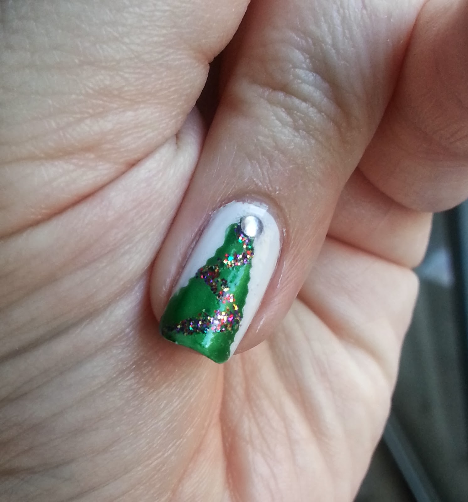 Bewitching Nail's: Christmas tree nails