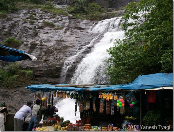 045. Shops @Cheyappara waterfall