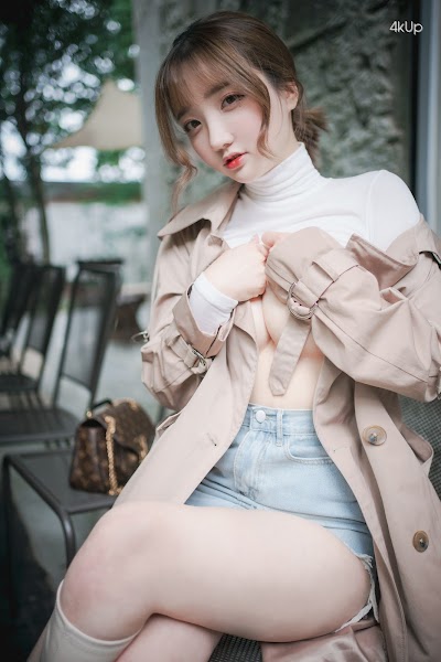 DJAWA Photo – Son Ye-Eun (손예은) A Snap of Intimacy