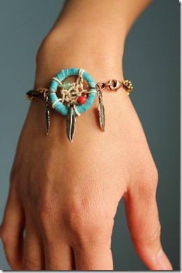 hipster-fun-photo-blogger-cute-style-hipsters-cool-glasses-dream-catcher-outift-bracelet