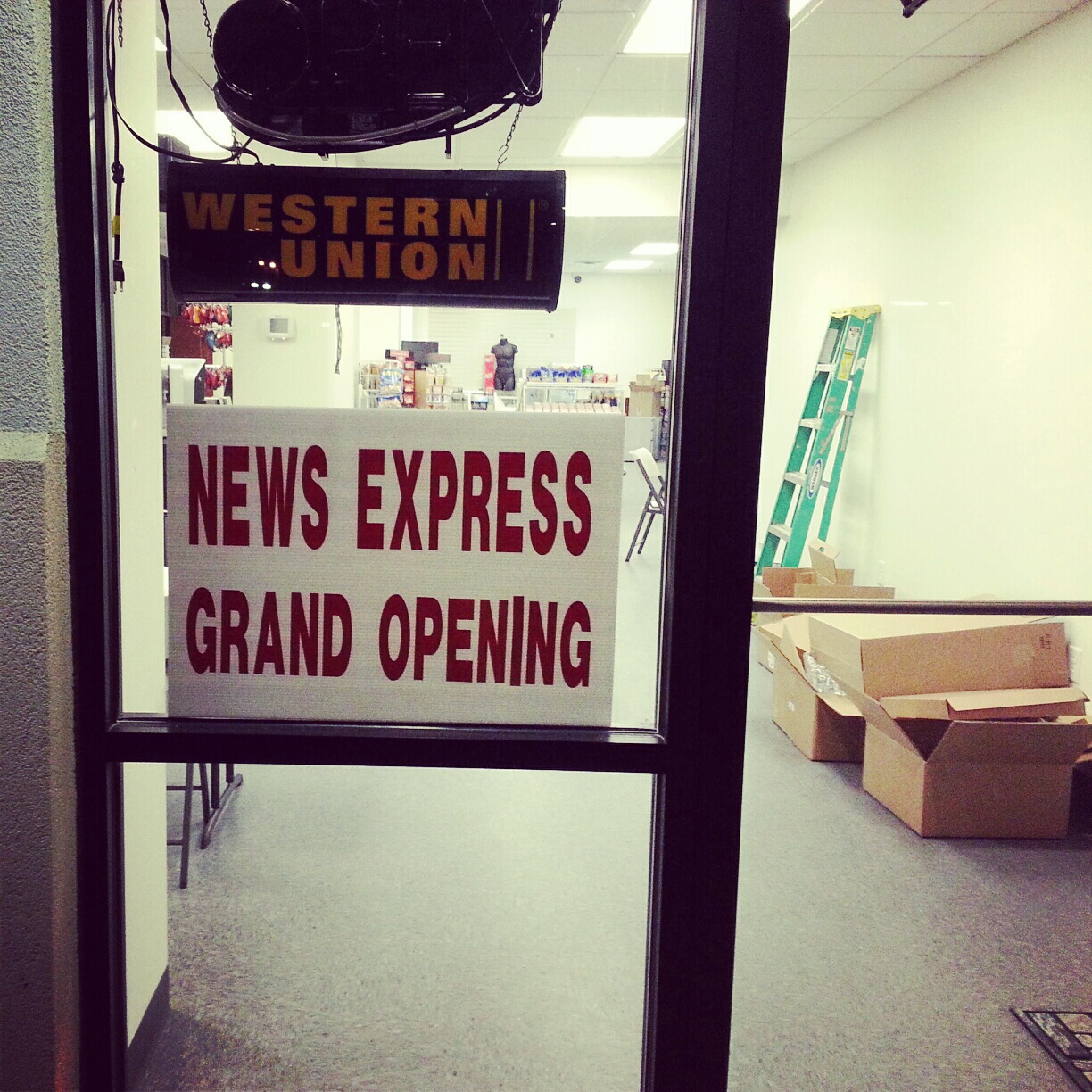 Robert Dyer Bethesda Row NEWS EXPRESS OPENS IN BETHESDA; CONVENIENCE