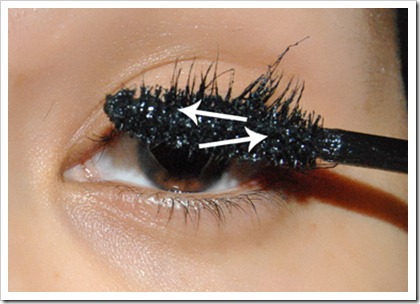 Fiber Mascara on Guest Post  How To Effectively Apply Fiber Mascara   Clumps Of Mascara
