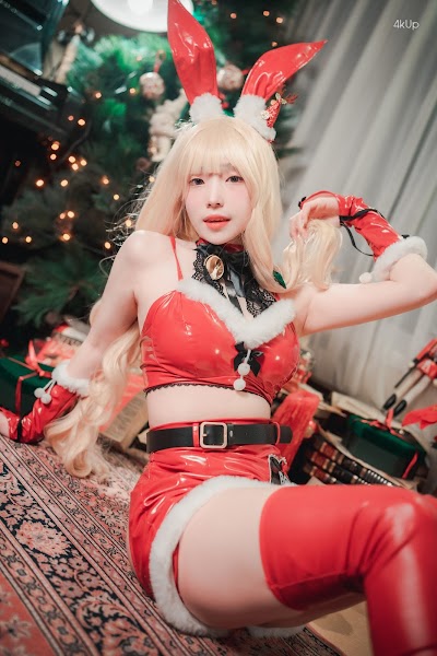DJAWA Photo – Bambi (밤비) Christmas Special 2021