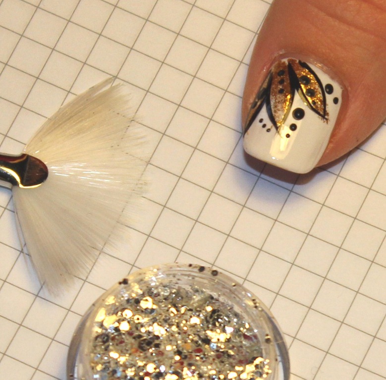 [Bl%25C3%25BCten%2520Nail%2520Art%2520Tutorial%2520Glitter%255B6%255D.jpg]