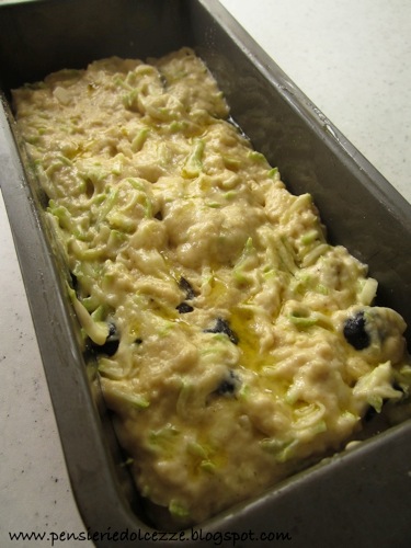 Cake salato zucchini olive e feta 1