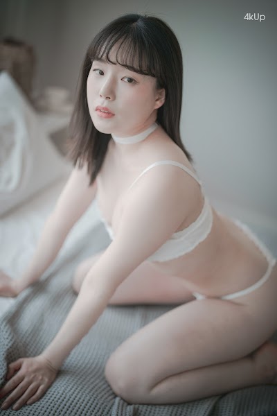 DJAWA Photo – Pia (피아) Cozy White