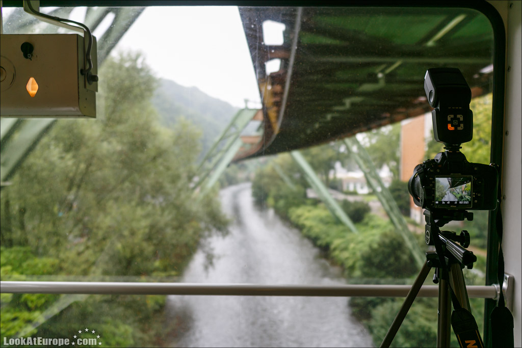 LookAtEurope.com: Евротур. Вупператаль город Энгельса и подвесной железной дороги швебебан