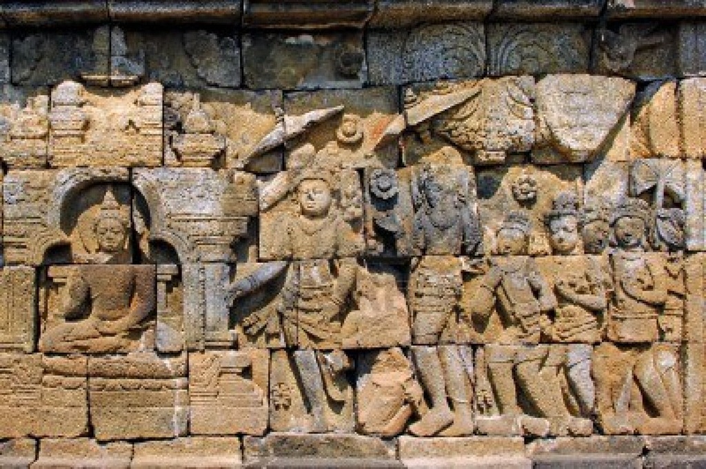 [2592489-the-carved-images-of-borobudur-temple-the-most-famous-buddhist-bas-relief-of-southeast-asia--the-lif%255B3%255D.jpg]