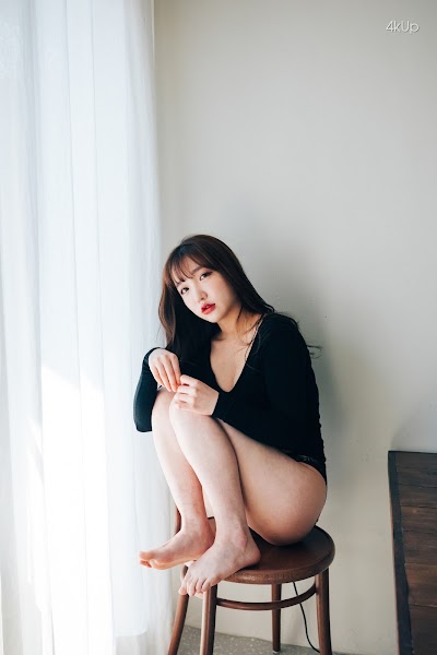 Loozy Maximum Vol.1 – Son Ye-Eun (손예은)