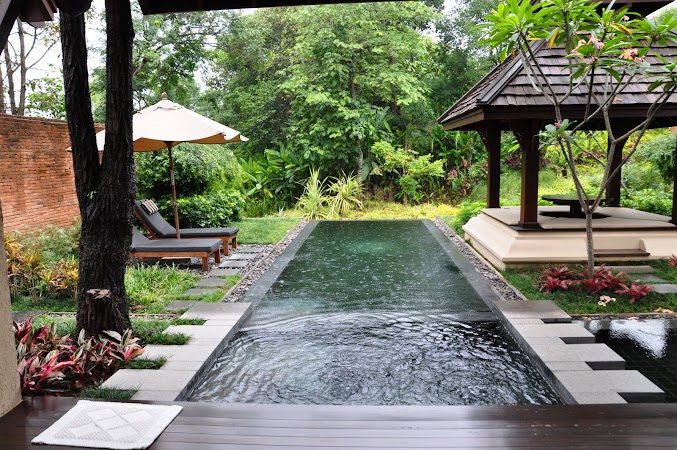 Imagini Thailanda: Piscina privata la una dintre vilele din Four Seasons Hotel Chiang Mai, Thailanda