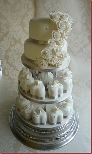 individual hearts and roses wedding cake with 2 tier topper