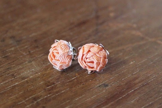 Ric-rac rose bud earrings - How To Make Ric-Rac Rose Jewelry | Lavender & Twill